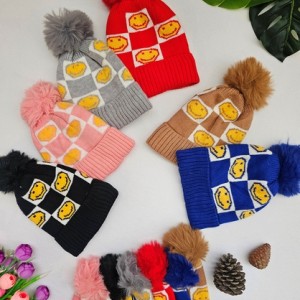 کلاه و شال ایموجی