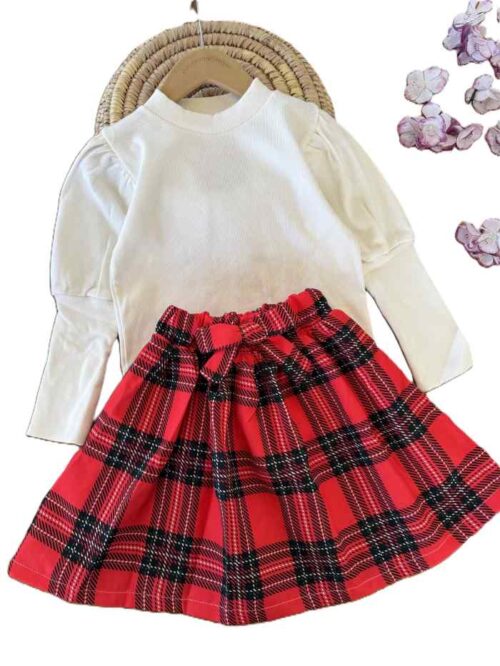 بلوز و دامن آیلار