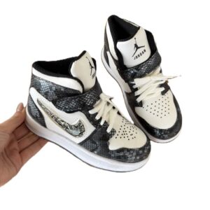 نیم بوت نایک