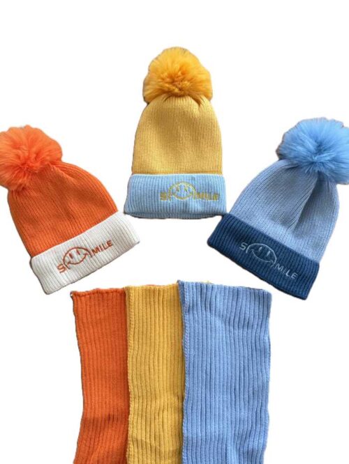 کلاه و شال گردن اسپرت لبخند