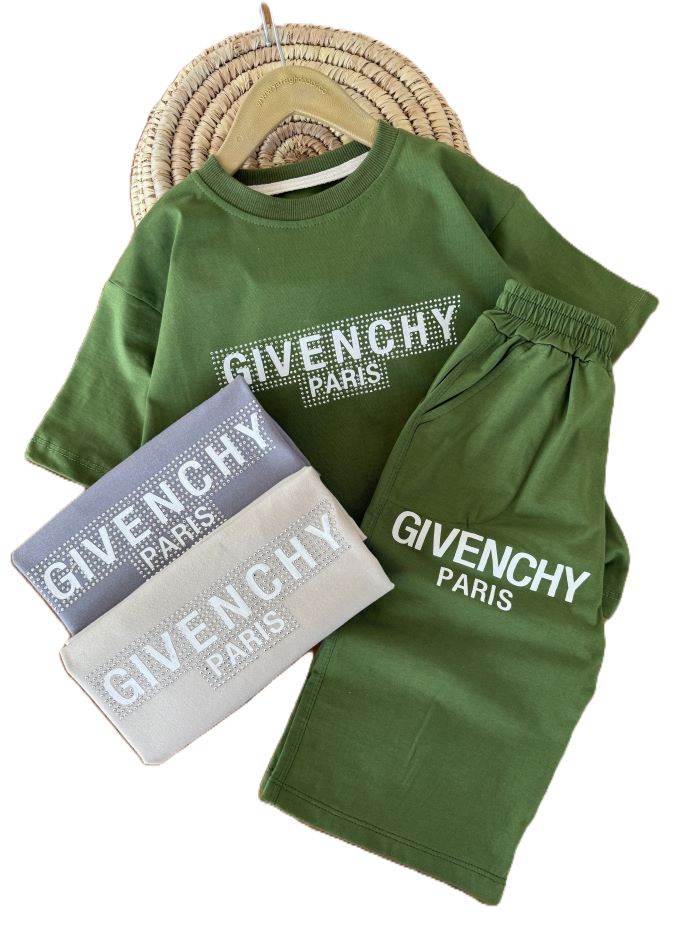 1778134932_69fc2f941290b تیشرت و شلوارک راحتی پسرانه Givenchy - Image 1