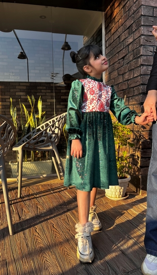 IMG_20241107_112942_937-Copy.jpg پیراهن دخترانه یلدایی - Image 1